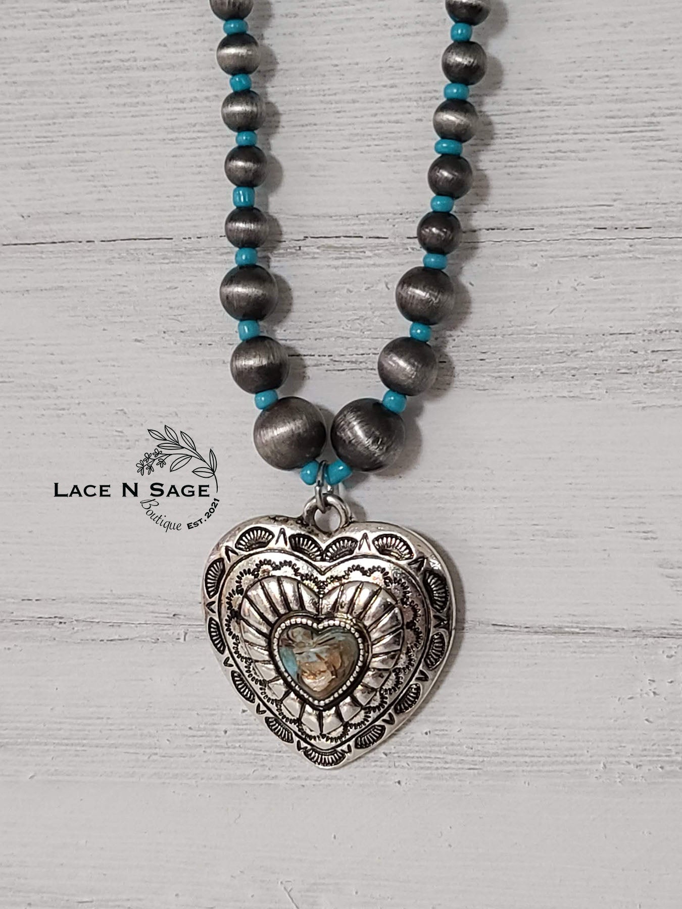 HEART PENDANT NECKLACE